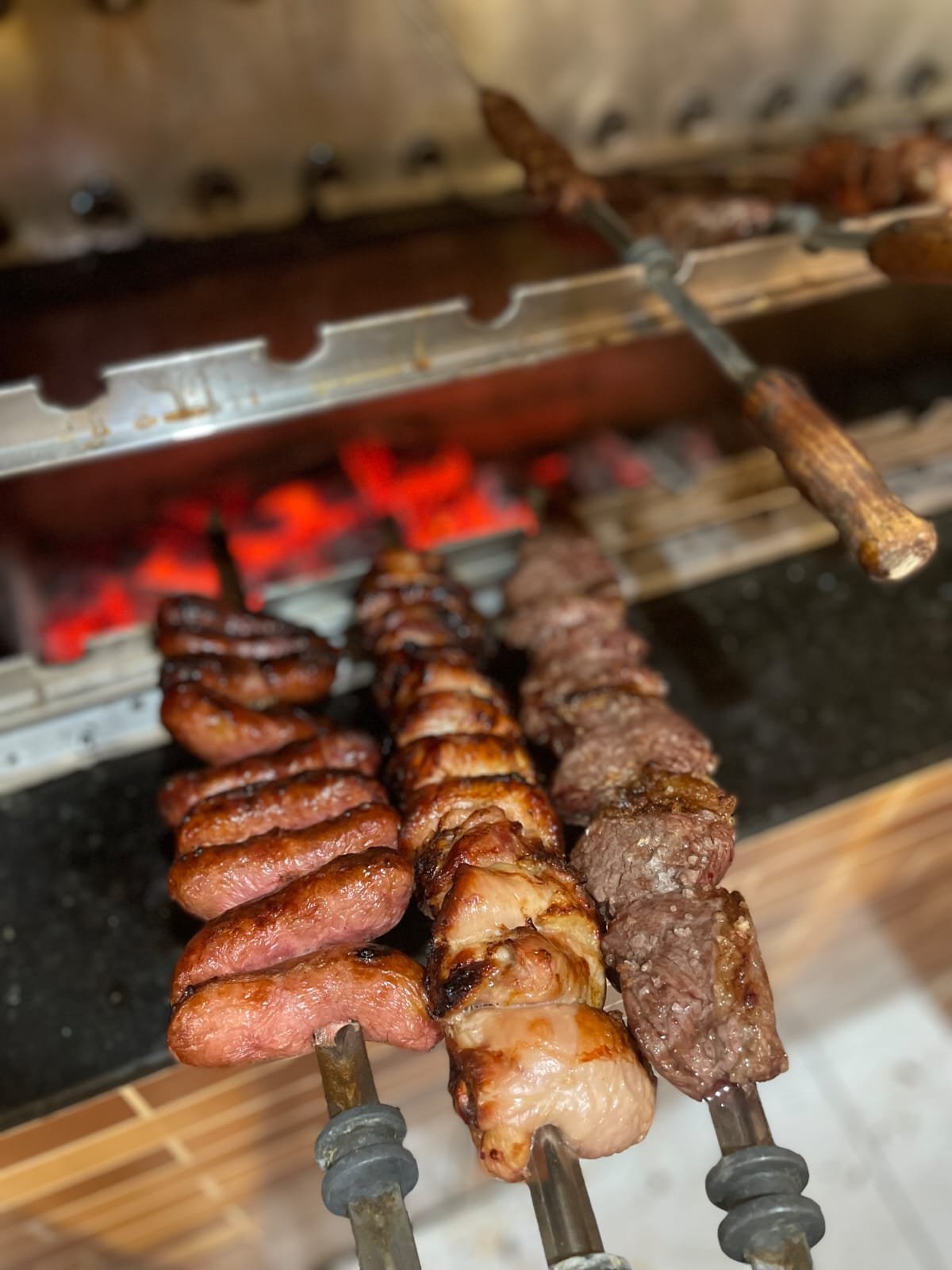 Porção  de churrasco misto/600g (sem acompanhamento) - serve 2 pessoas